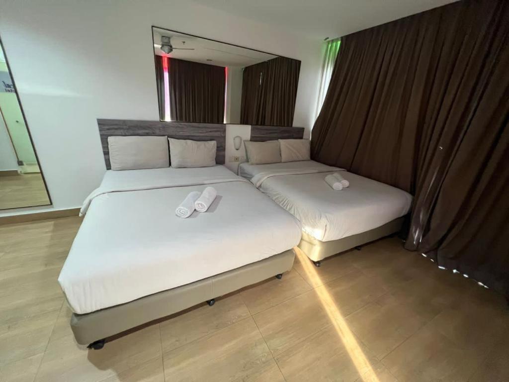 Tropical Hotel Kota Damansara Petaling Jaya Buitenkant foto
